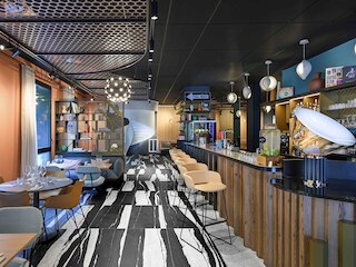 トライブ パリ ラ デファンス エスプラネード