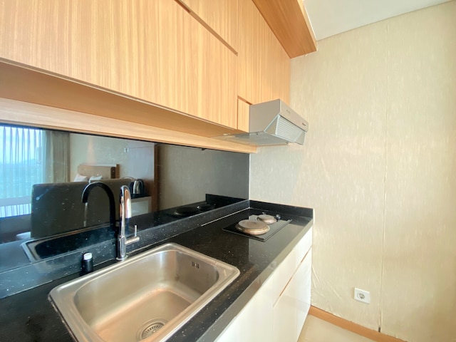 デラックス スタジオ ルーム アット タマンサリ ラ グランド アパートメント