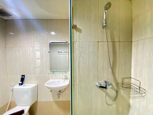 デラックス スタジオ ルーム アット タマンサリ ラ グランド アパートメント