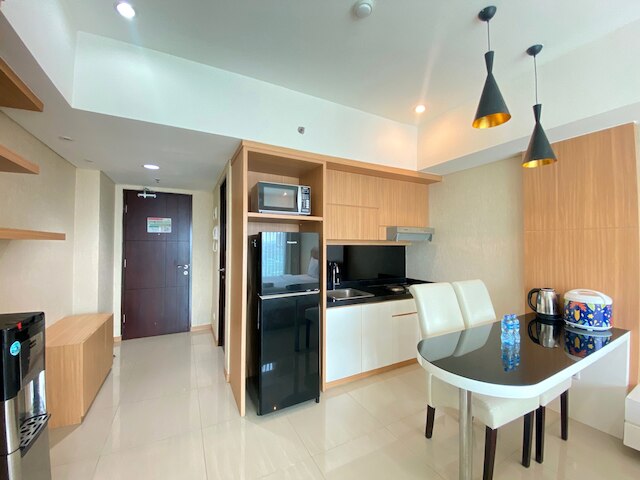 デラックス スタジオ ルーム アット タマンサリ ラ グランド アパートメント