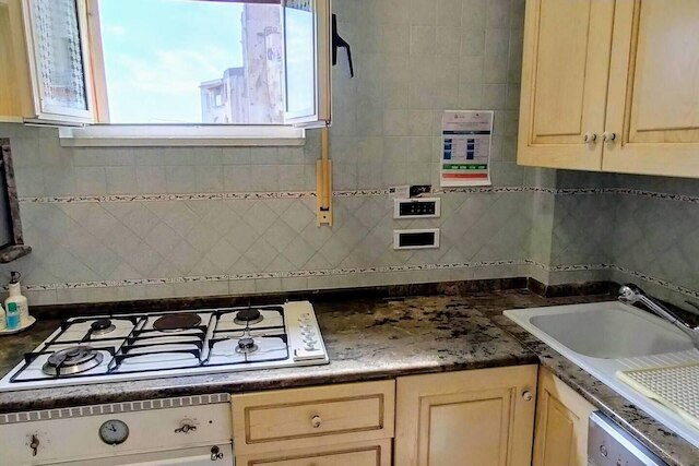 トゥー ベッドルームズ バケーション レンタル イン ミノーリ センター