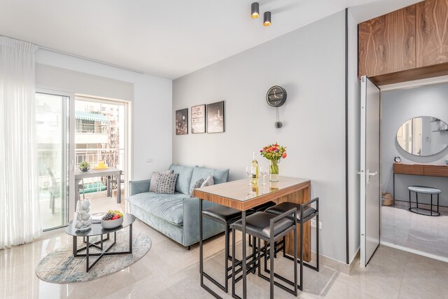 スーパーブ 1 ベッドル W バルコニー