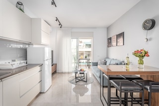 スーパーブ 1 ベッドル W バルコニー