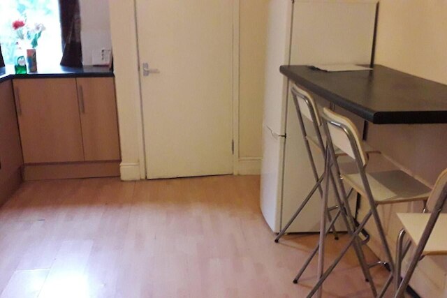 グランド 4 ベッド クワジ セミ ハウス イン マンチェスター