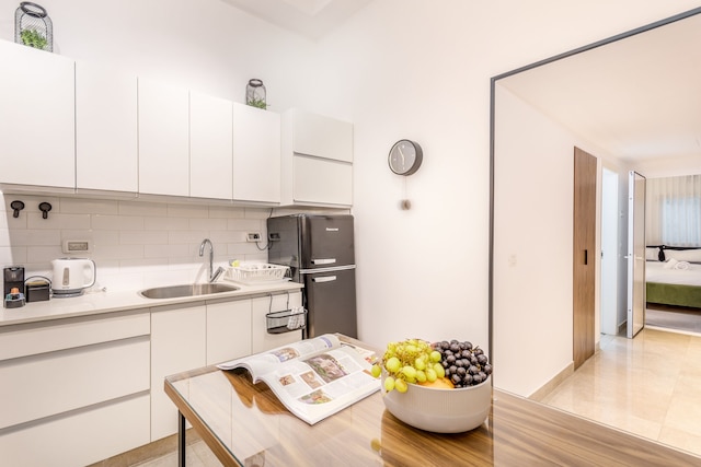 モダン  1 ベッドル ウィズ バルコニー