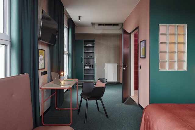 ベースキャンプ ホテル ドルトムント