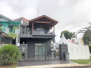 OYO 90476 カーサ アズリンダ マスリム ホームステイ I