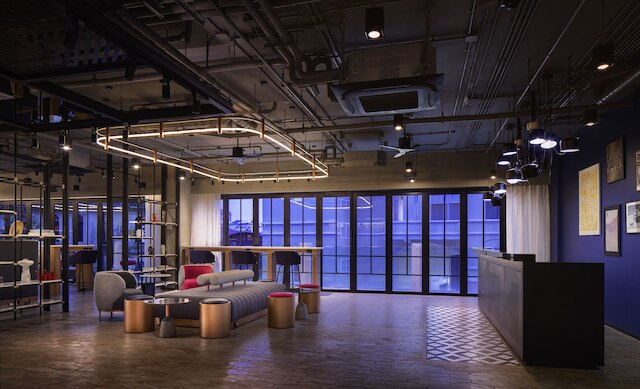 トライブ プノンペン ポスト オフィス スクエア