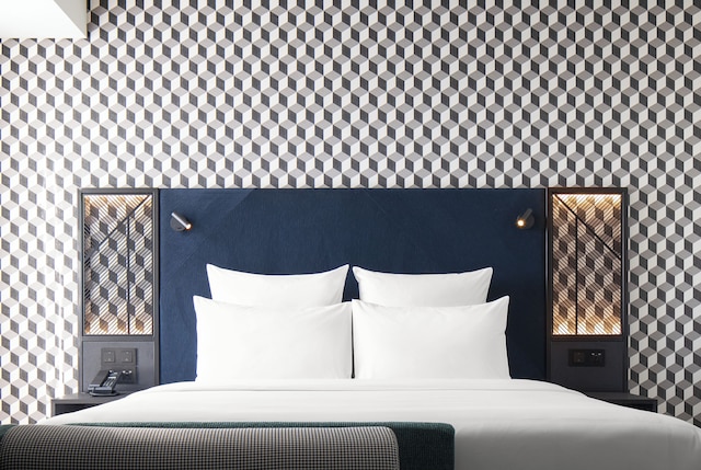 トライブ プノンペン ポスト オフィス スクエア