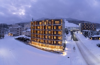 フェニックスウエスト