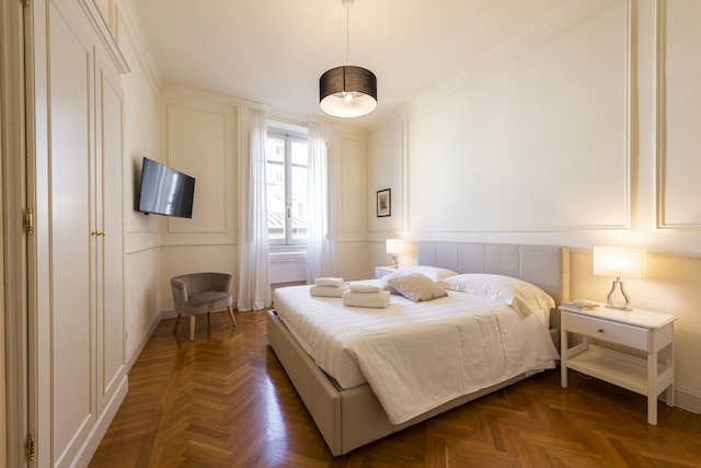 ラグジュアリー シニョーリア バイ メガ