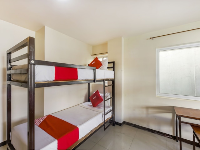 ワクチン接種スタッフ - OYO 850 Clr Mn イン