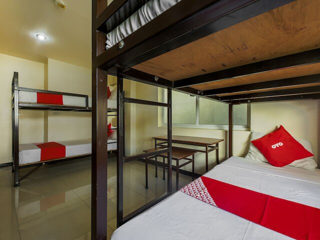 ワクチン接種スタッフ - OYO 850 Clr Mn イン