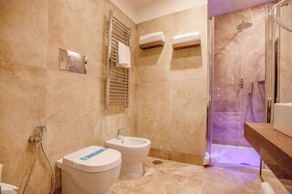 ディモーラ サンフェリーチェ イン ザ ハート オブ ナープルズ