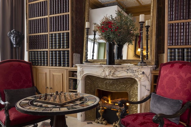 メゾン カーディナル フルステンベルグ