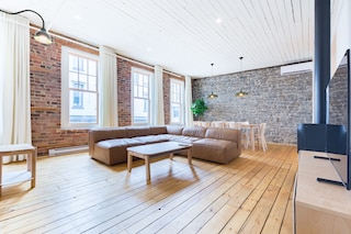 ラ・メゾンデ・ロフツ - パルレ・ロフツ・ヴュウ-ケベック