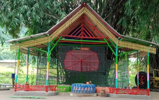 キャンピング グラウンド タマン ヌギルリ