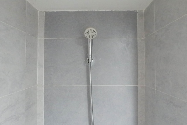 エクスクルーシブ アンド コンフィー スタジオ ルーム アパートメント アット タマン メラティ スラバヤ