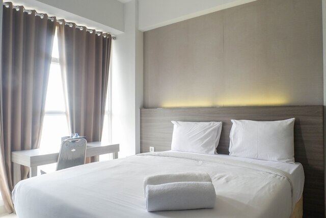 エクスクルーシブ アンド コンフィー スタジオ ルーム アパートメント アット タマン メラティ スラバヤ