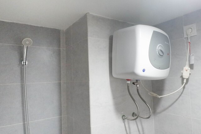 エクスクルーシブ アンド コンフィー スタジオ ルーム アパートメント アット タマン メラティ スラバヤ