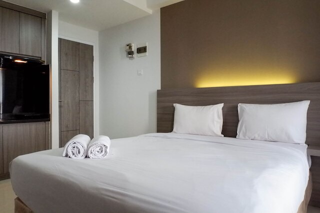 コージー アンド コンパクト スタジオ アパートメント アット タマン メラティ スラバヤ