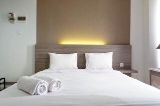 コージー アンド コンパクト スタジオ アパートメント アット タマン メラティ スラバヤ