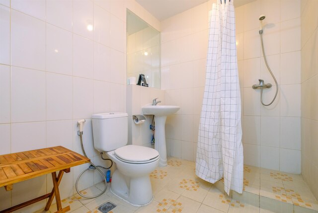 スタニング スタジオ アパートメント アット アンバサド レジデンシズ