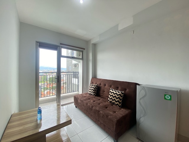 ブライト アンド リラクシング ベッドRム アット メカルワンギ スクエア バンドン