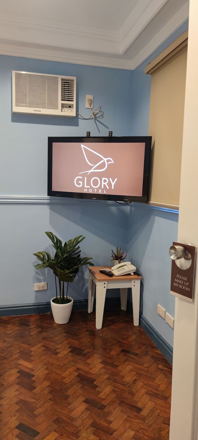 グローリー・ホテル・クバオ