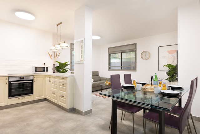 モダン アンド スタイリッシュ 2ベッBルーム アパートメント