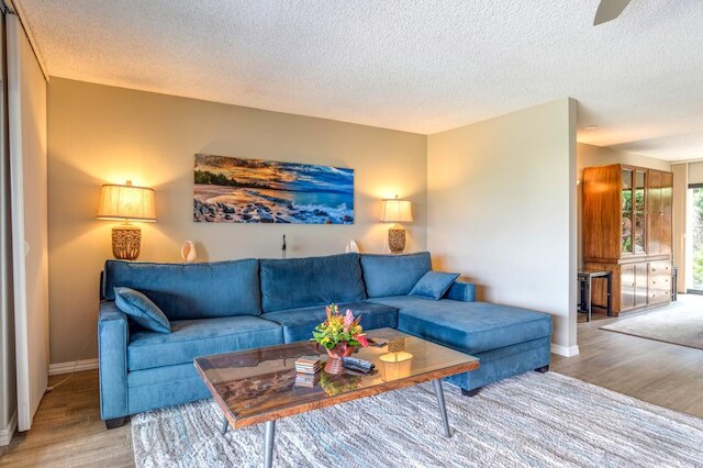 ワイレア エルア ヴィレッジ WEV-2103 バイ KBM