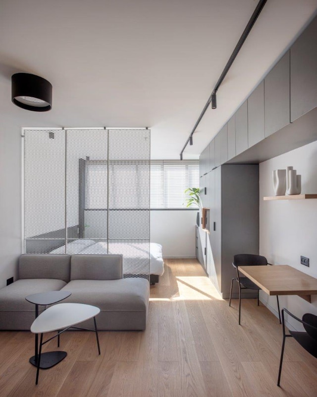 デブロックス・リビング - ベン・アヴィグドール