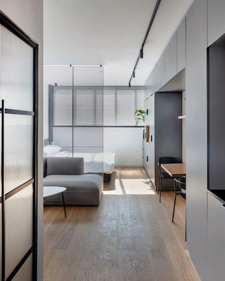 デブロックス・リビング - ベン・アヴィグドール