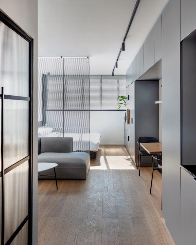 デブロックス・リビング - ベン・アヴィグドール