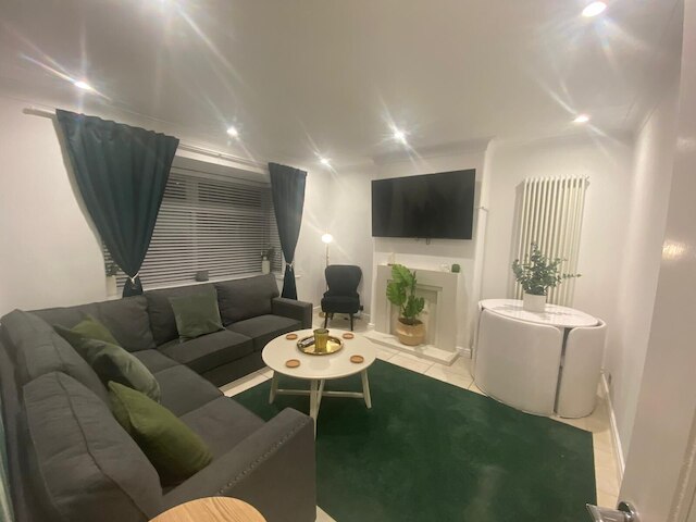 チャーミング 3 ベッド ハウス ニア セントラル マンチェスター