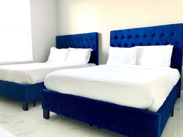 301 - スーパー クリーン & ビューティフルプールズ ジム レイク