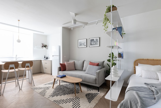 コージー サンクチュアリー ウィズ ア モダン ツイスト バイ シー エヌ レント