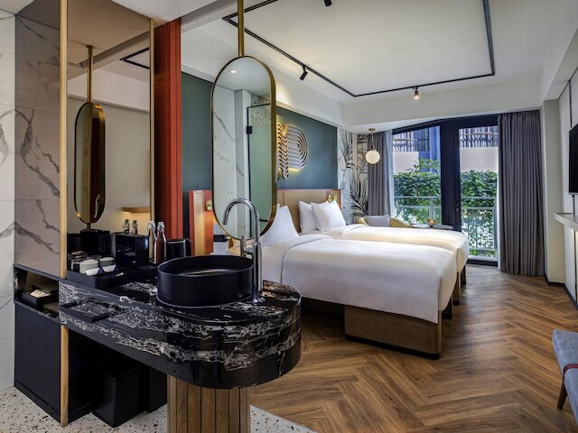 トライブ バリ クタ ビーチ