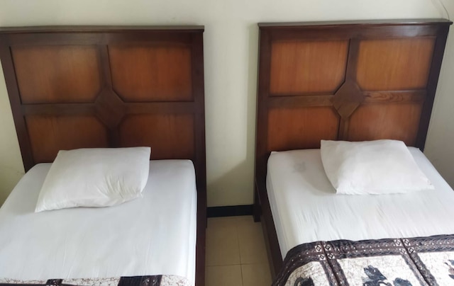 グリヤ・ジョグロ・カリウラング