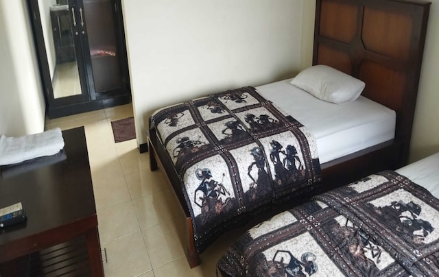 グリヤ・ジョグロ・カリウラング