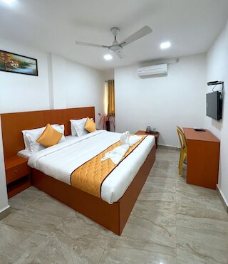 K11 エクスプレス - オップ エクスプレス アベニュー