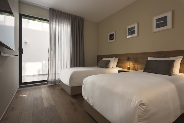 レオノラ ブティック ステイズ バイ ビアドラ