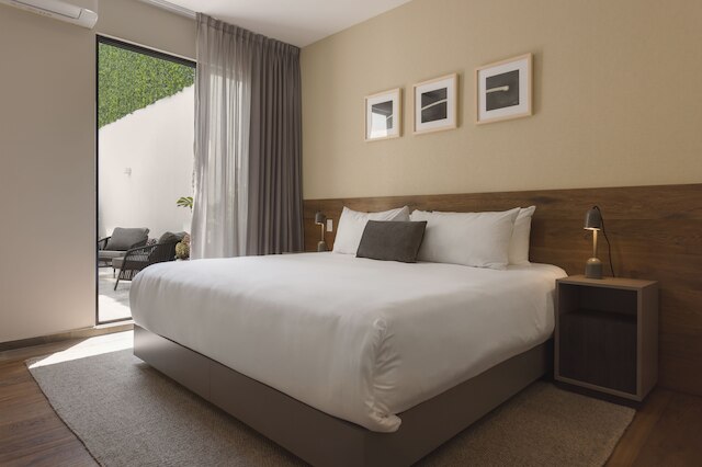 レオノラ ブティック ステイズ バイ ビアドラ