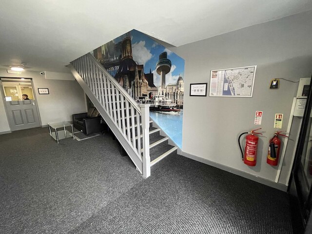 メイズ・アパートメンツ