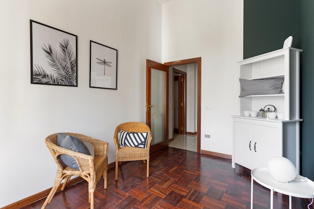 ヴィア パスクアレ 16 イン ナポリ