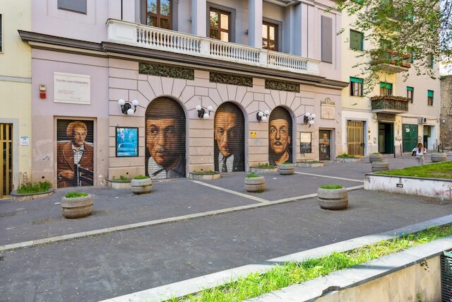 ヴィア パスクアレ 16 イン ナポリ