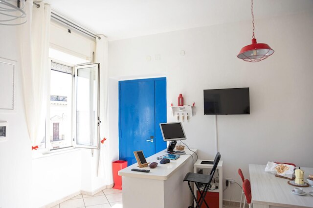 ヴィア マンチーニ 12 イン ナポリ