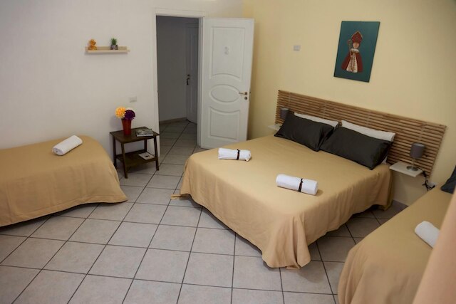 ヴィア マンチーニ 12 イン ナポリ