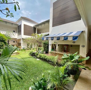 ロエマー モエシ メダン