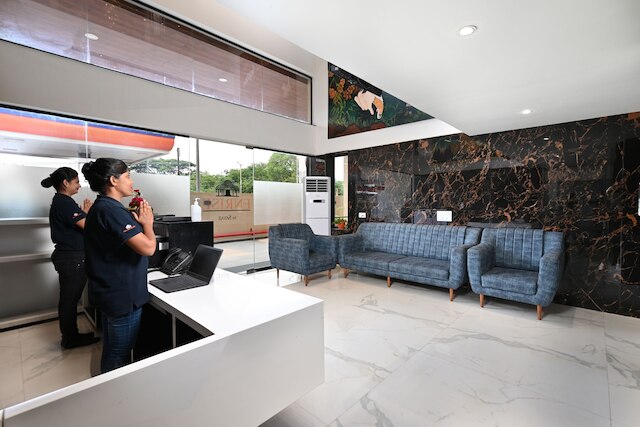 エンライズバイサヤジアラングバード